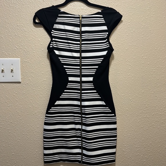 EXPRESS_SIZE2_DRESS - Picture 3 of 4